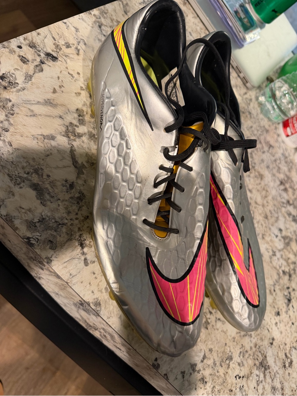 Nike Mens HyperVenom Soccer Cleats Size 11.5 677585-069 FG Chrome/Gold/Pink